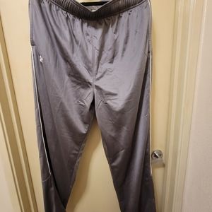 Under Armour sweatpants loose gray activewear XL